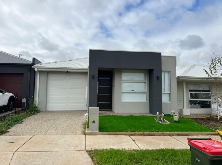 17 gila way, truganina vic 3029