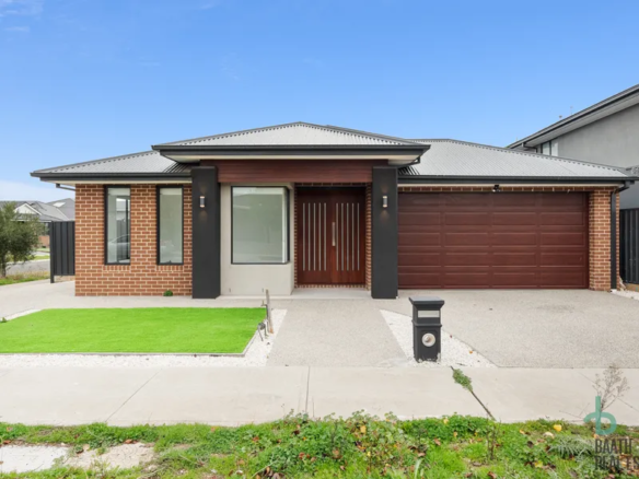 38 LEGRANGE CRESCENT, FRASER RISE | Baath Real Estate