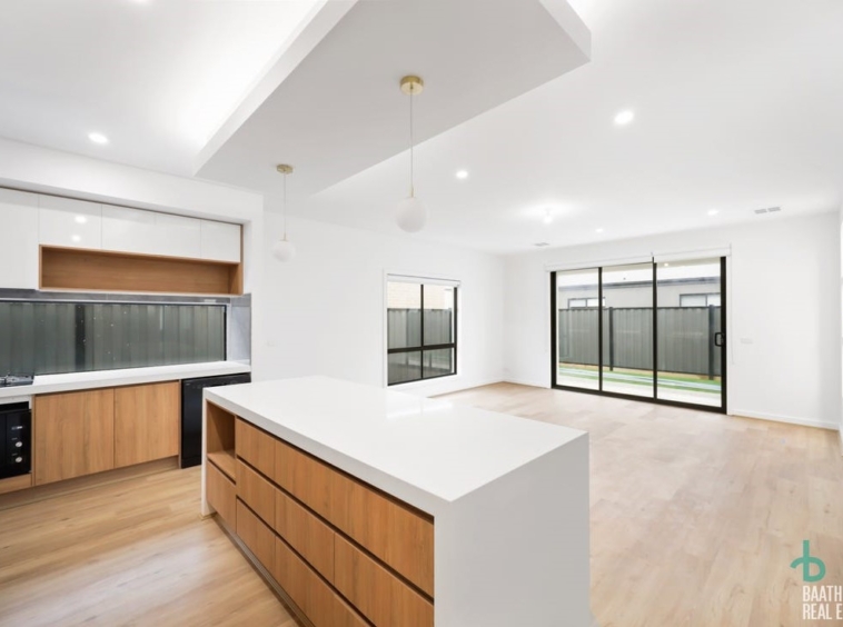 SOLD! 24 Maryland Road, Kalkallo, Vic 3064